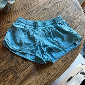 Lululemon hotty hot short 2.5”